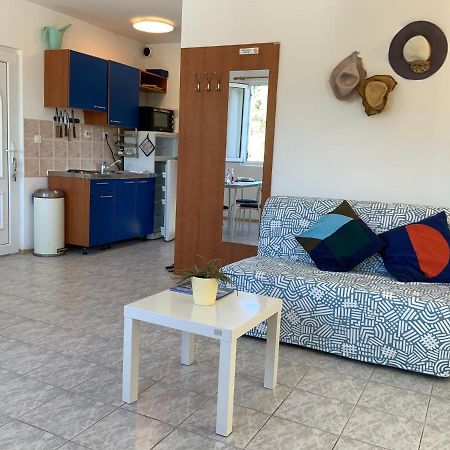 Solenta - Sunny & Bright Apartment Near Beach W Self Checkin Nečujam Exterior foto